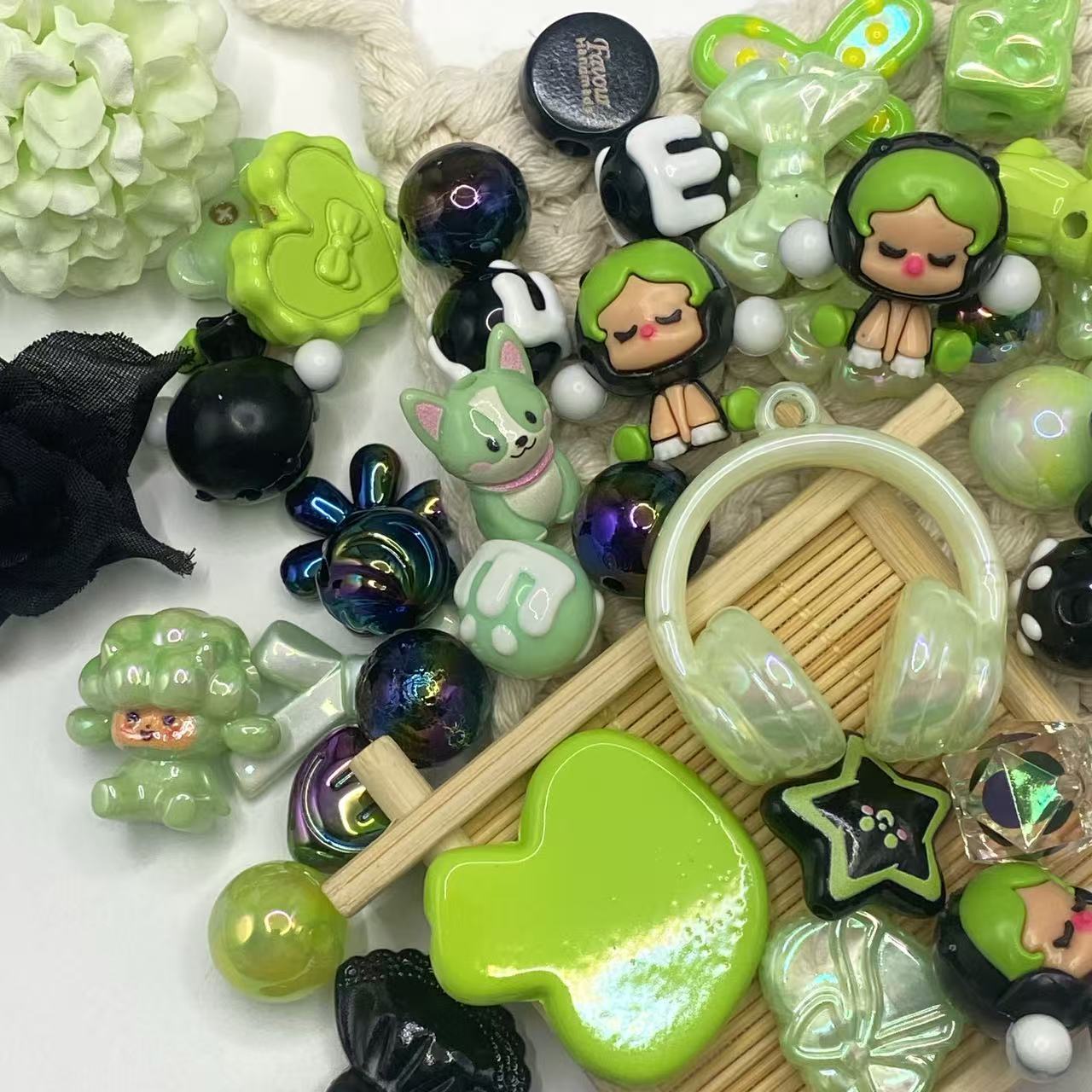 ✨✨アクリルビーズの福袋((パール、手紙入り))✨✨